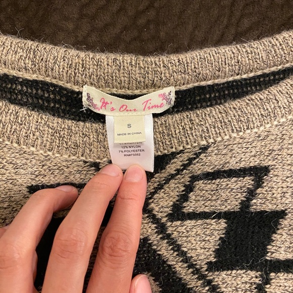 Poncho - Picture 2 of 4